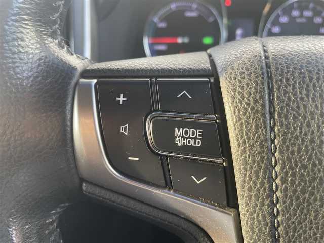 トヨタ クラウン ハイブリッド アスリートS 熊本県 2013(平25)年 7.7万km プレシャスブラックパール 純正HDDナビＤＴＶ/・AM/FM/CD/DVD/USB/BT/・フルセグTV/バックカメラ/クリアランスソナー/横滑り防止機能/クルーズコントロール/前後コーナーセンサー/革巻きステアリング/・ステアリングリモコン/・ステアリングヒーター/オートライト/・HIDライト/・フォグランプ/ビルトインETC/レザーシート/・D/N席パワーシート/・D/N席シートヒーター/・D/N席エアーシート/リアサンシェード/電動格納ミラー/・ウィンカーミラー/ドアバイザー/純正フロアマット/純正アルミホイール/スマートキー