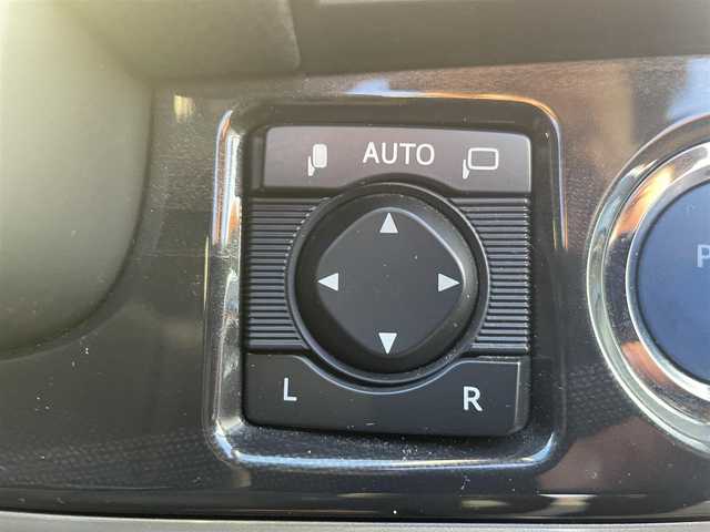 トヨタ クラウン ハイブリッド アスリートS 熊本県 2013(平25)年 7.7万km プレシャスブラックパール 純正HDDナビＤＴＶ/・AM/FM/CD/DVD/USB/BT/・フルセグTV/バックカメラ/クリアランスソナー/横滑り防止機能/クルーズコントロール/前後コーナーセンサー/革巻きステアリング/・ステアリングリモコン/・ステアリングヒーター/オートライト/・HIDライト/・フォグランプ/ビルトインETC/レザーシート/・D/N席パワーシート/・D/N席シートヒーター/・D/N席エアーシート/リアサンシェード/電動格納ミラー/・ウィンカーミラー/ドアバイザー/純正フロアマット/純正アルミホイール/スマートキー