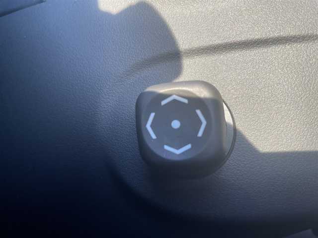 トヨタ クラウン ハイブリッド アスリートS 熊本県 2013(平25)年 7.7万km プレシャスブラックパール 純正HDDナビＤＴＶ/・AM/FM/CD/DVD/USB/BT/・フルセグTV/バックカメラ/クリアランスソナー/横滑り防止機能/クルーズコントロール/前後コーナーセンサー/革巻きステアリング/・ステアリングリモコン/・ステアリングヒーター/オートライト/・HIDライト/・フォグランプ/ビルトインETC/レザーシート/・D/N席パワーシート/・D/N席シートヒーター/・D/N席エアーシート/リアサンシェード/電動格納ミラー/・ウィンカーミラー/ドアバイザー/純正フロアマット/純正アルミホイール/スマートキー