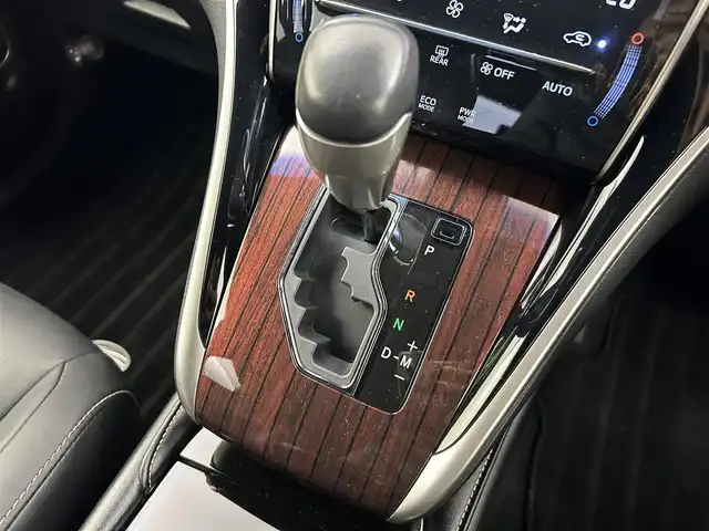 トヨタ ハリアー プレミアム アドバンスドP 愛知県 2016(平28)年 3.5万km スパークリングブラックパールクリスタルシャイン JBLプレミアムサウンド/トヨタセーフティセンス/　・プリクラッシュセーフティ/　・レーンディパーチャーアラート/　・クリアランスソナー/　・レーダークルーズコントロール/メーカーナビ/　（BT/フルセグTV/CD/DVD/USB）/パノラミックビューモニター/ETC2.0/ドラレコ/パワーバックドア/ハーフレザーシート/運転席パワーシート/ウッドコンビハンドル/純正18インチAW