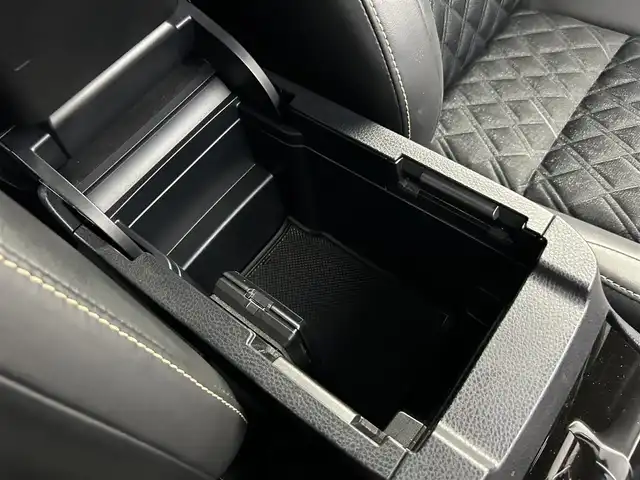 トヨタ ハリアー プレミアム アドバンスドP 愛知県 2016(平28)年 3.5万km スパークリングブラックパールクリスタルシャイン JBLプレミアムサウンド/トヨタセーフティセンス/　・プリクラッシュセーフティ/　・レーンディパーチャーアラート/　・クリアランスソナー/　・レーダークルーズコントロール/メーカーナビ/　（BT/フルセグTV/CD/DVD/USB）/パノラミックビューモニター/ETC2.0/ドラレコ/パワーバックドア/ハーフレザーシート/運転席パワーシート/ウッドコンビハンドル/純正18インチAW