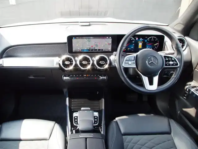 メルセデス・ベンツ ＧＬＢ２００ｄ 埼玉県 2020(令2)年 5.1万km ポーラホワイト ブラックレザーシート/アダプティブクルーズコントロール/レーダーセーフティパッケージ/ナビパッケージ/パークセンサー/ブラインドスポットモニター/全周囲カメラ/純正ナビ/ドラレコ/ETC/フルセグTV/置くだけ充電/シートヒーター/シートポジションメモリー機能