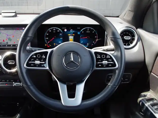 メルセデス・ベンツ ＧＬＢ２００ｄ 埼玉県 2020(令2)年 5.1万km ポーラホワイト ブラックレザーシート/アダプティブクルーズコントロール/レーダーセーフティパッケージ/ナビパッケージ/パークセンサー/ブラインドスポットモニター/全周囲カメラ/純正ナビ/ドラレコ/ETC/フルセグTV/置くだけ充電/シートヒーター/シートポジションメモリー機能