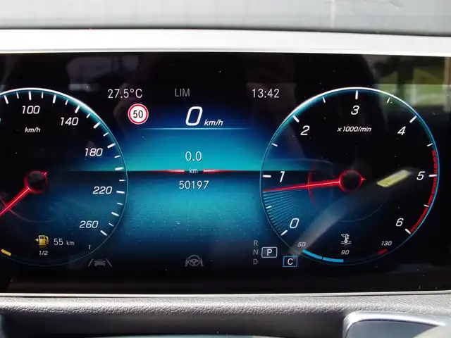 メルセデス・ベンツ ＧＬＢ２００ｄ 埼玉県 2020(令2)年 5.1万km ポーラホワイト ブラックレザーシート/アダプティブクルーズコントロール/レーダーセーフティパッケージ/ナビパッケージ/パークセンサー/ブラインドスポットモニター/全周囲カメラ/純正ナビ/ドラレコ/ETC/フルセグTV/置くだけ充電/シートヒーター/シートポジションメモリー機能