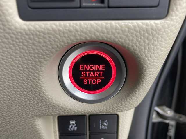 ホンダ Ｎ ＢＯＸ G L ホンダセンシング 埼玉県 2017(平29)年 6.8万km クリスタルブラックパール 純正９インチナビ　/バックカメラ　/パワースライドドア　/ホンダセンシング　/ビルトインＥＴＣ　/純正ドライブレコーダー　/Ａｐｐｌｅｃａｒｐｌａｙ　/オートライト　/ＬＥＤライト　/純正フロアマット　/ドアバイザー