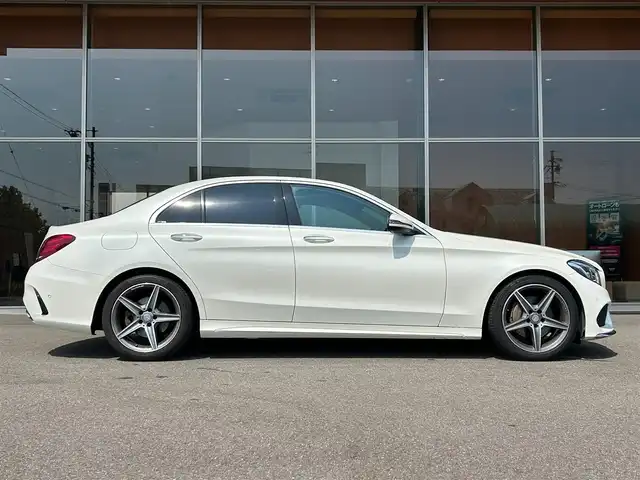 メルセデス・ベンツ Ｃ１８０ アバンギャルド AMGライン 岐阜県 2016(平28)年 3万km ダイヤモンドホワイト レーダーセーフティパッケージ/アクティブレーンキーピングアシスト/アクティブブラインドスポットアシスト/アテンションアシスト/ステアリングアシスト/パドルシフト/バックカメラ/純正HDDナビ　BTオーディオ/フルセグTV/USB/前席パワーシート・シートヒーター
