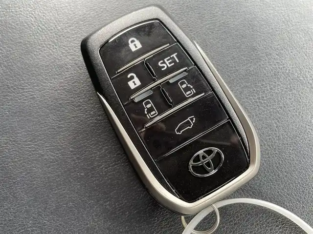 トヨタ アルファード S Cパッケージ 佐賀県 2018(平30)年 5.5万km ホワイトパールクリスタルシャイン ワンオーナー/黒革シート/アルパイン11インチメモリーナビゲーション/・フルセグTV/CD/DVD/SD/HDMI/Bluetooth/アルパインフリップダウンモニター/バックカメラ/前後ドライブレコーダー/ビルトインETC/両側パワースライドドア/後席エアコン/リバース連動ドアミラー/パワーバックドア/電子パーキングブレーキ/AUTO HOLD機能/DN席+2列目パワーシート(D席メモリー機能付)/DN席シートヒーター/シートベンチレーション/N席＋2列目電動オットマン/後席サンシェード/ISOFIX対応/木目調革巻きステアリング/ステアリングヒーター/ステアリングリモコン/純正17インチアルミホイール/純正三眼LEDヘッドライト/アダプティブフロントライティングシステム/オートマチックハイビーム/純正LEDフォグランプ/純正フロアマット/新車保証書/取扱説明書/トヨタセーフティセンス/・レーダークルーズコントロール/・レーントレーシングアシスト/・クリアランスソナー/・プリクラッシュセーフティ/・ロードサインアシスト