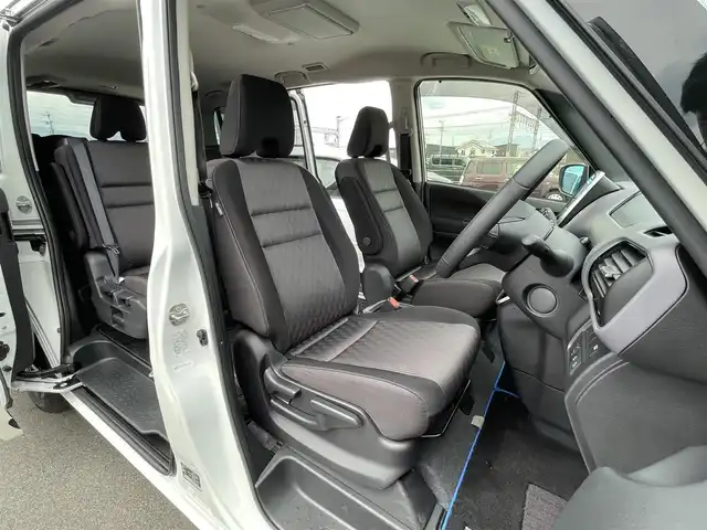 日産 セレナ e－パワー HWS V アーバンクロム 滋賀県 2021(令3)年 3.4万km ブリリアントホワイトパール 純正9インチナビ/(CD/DVD/Bluetooth/フルセグTV)/プロパイロット/アラウンドビューモニター/デジタルインナーミラー/レーダークルーズコントロール/電動格納ミラー/両側パワースライドドア/クリアランスソナー/ビルトインETC/フリップダウンモニター/ドライブレコーダー(SDなし)/ステアリングスイッチ/電動パーキングブレーキ/オートブレーキホールド/オートライト/プッシュスタート/スマートキー/純正16インチアルミホイール
