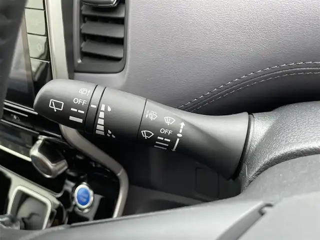 日産 セレナ e－パワー HWS V アーバンクロム 滋賀県 2021(令3)年 3.4万km ブリリアントホワイトパール 純正9インチナビ/(CD/DVD/Bluetooth/フルセグTV)/プロパイロット/アラウンドビューモニター/デジタルインナーミラー/レーダークルーズコントロール/電動格納ミラー/両側パワースライドドア/クリアランスソナー/ビルトインETC/フリップダウンモニター/ドライブレコーダー(SDなし)/ステアリングスイッチ/電動パーキングブレーキ/オートブレーキホールド/オートライト/プッシュスタート/スマートキー/純正16インチアルミホイール