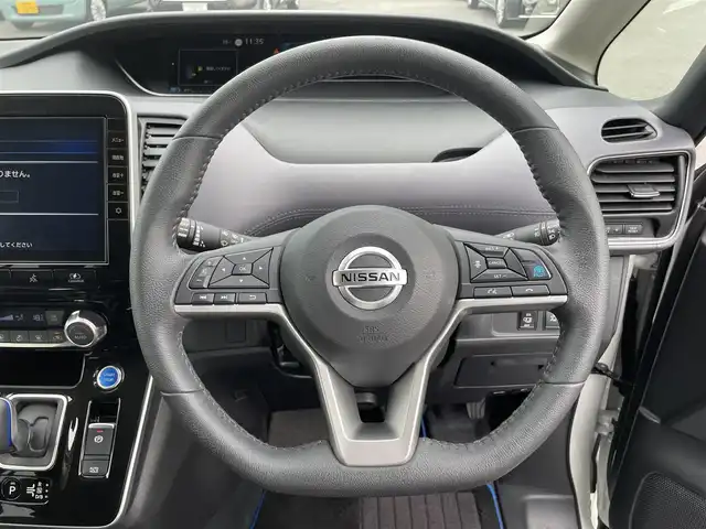 日産 セレナ e－パワー HWS V アーバンクロム 滋賀県 2021(令3)年 3.4万km ブリリアントホワイトパール 純正9インチナビ/(CD/DVD/Bluetooth/フルセグTV)/プロパイロット/アラウンドビューモニター/デジタルインナーミラー/レーダークルーズコントロール/電動格納ミラー/両側パワースライドドア/クリアランスソナー/ビルトインETC/フリップダウンモニター/ドライブレコーダー(SDなし)/ステアリングスイッチ/電動パーキングブレーキ/オートブレーキホールド/オートライト/プッシュスタート/スマートキー/純正16インチアルミホイール