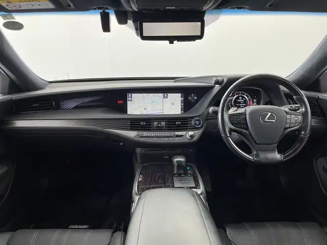 レクサス ＬＳ 500h エグゼクティブ 群馬県 2018(平30)年 14.8万km グラファイトブラックガラスフレーク ムーンルーフ（チルト＆アウタースライド式）/純正後席読書灯/＝＝＝＝＝/マークレビンソン/純正１２．３インチSDナビ/AM/FM/CD/DVD/Blu-ray/SD/サウンドライブラリ/USB/AUX/Bluetooth/フルセグTV/パノラミックビューモニター/１１インチリヤエンターテインメントシステム/レクサスセーフティシステム+A/PCS/LTA/LCA/FCTA/AHS/RSA/TMN/レーダークルーズコントロール/ITSコネクト/BSM/PKSA/PKSB/電動リヤシェード（リヤ）/前席+後席左右パワーシート・シートヒーター・シートベンチレーション/後席左右温感リラクゼーション・大型ヘッドレスト/デジタルインナーミラー/=====/ムーンルーフ　純正後席読書灯　マークレビンソン　純正１２．３インチナビ　パノラミックビューモニター　１１インチリヤエンターテインメントシステム　レクサスセーフティシステム＋Ａ　液晶ミラー　禁煙車/ステアリングヒーター/ステアリングスイッチ/ヘッドアップディスプレイ/AC１００V電源/パワーバックドア/＝＝＝＝＝