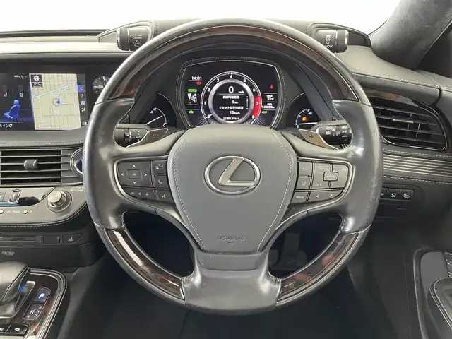 レクサス ＬＳ 500h エグゼクティブ 群馬県 2018(平30)年 14.8万km グラファイトブラックガラスフレーク ムーンルーフ（チルト＆アウタースライド式）/純正後席読書灯/＝＝＝＝＝/マークレビンソン/純正１２．３インチSDナビ/AM/FM/CD/DVD/Blu-ray/SD/サウンドライブラリ/USB/AUX/Bluetooth/フルセグTV/パノラミックビューモニター/１１インチリヤエンターテインメントシステム/レクサスセーフティシステム+A/PCS/LTA/LCA/FCTA/AHS/RSA/TMN/レーダークルーズコントロール/ITSコネクト/BSM/PKSA/PKSB/電動リヤシェード（リヤ）/前席+後席左右パワーシート・シートヒーター・シートベンチレーション/後席左右温感リラクゼーション・大型ヘッドレスト/デジタルインナーミラー/=====/ムーンルーフ　純正後席読書灯　マークレビンソン　純正１２．３インチナビ　パノラミックビューモニター　１１インチリヤエンターテインメントシステム　レクサスセーフティシステム＋Ａ　液晶ミラー　禁煙車/ステアリングヒーター/ステアリングスイッチ/ヘッドアップディスプレイ/AC１００V電源/パワーバックドア/＝＝＝＝＝