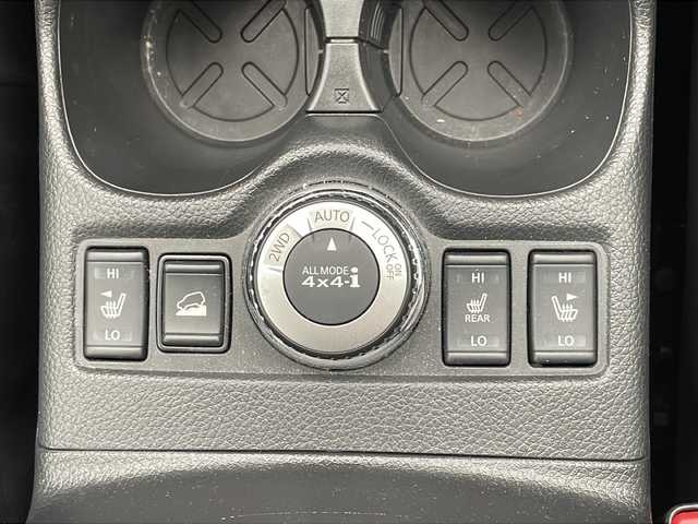 日産 エクストレイル ハイブリッド 20Xi 千葉県 2018(平30)年 2.8万km ブリリアントシルバー 純正9インチSDナビ/フルセグテレビ/USB/AUX接続/ETC/デジタルインナーミラー/電動パーキングブレーキ/ブレーキホールド/プロパイロット/ハンドル支援/後側方車両検知警報/エマージェンシーブレーキ/前後コーナーセンサー/全席シートヒーター/左右分離オートエアコン/LEDヘッドライト/オートライト/フロントフォグランプ/純正フロアマット/純正17インチアルミホイール/プッシュスタート/スマートキー/ルーフレール