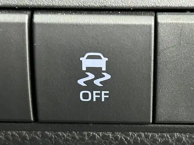 トヨタ カローラツーリング ハイブリッド G－X 道央・札幌 2022(令4)年 5.9万km プラチナホワイトパールマイカ ・4WD/・トヨタセーフティセンス/・衝突被害軽減ブレーキ/・レーンキープアシスト/・レーダークルーズコントロール/・オートハイビーム/・標識認識システム/・純正ディスプレイオーディオ/・バックカメラ/・Bluetooth/・ビルトインETC/・AC100V/・オートブレーキホールド/・ドアロック連動ミラー/・ステアリングスイッチ/・ミラーヒーター/・スマートキー/・プッシュスタート/・横滑り防止装置