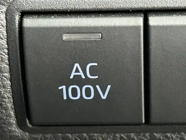 トヨタ カローラツーリング ハイブリッド G－X 道央・札幌 2022(令4)年 5.9万km プラチナホワイトパールマイカ ・4WD/・トヨタセーフティセンス/・衝突被害軽減ブレーキ/・レーンキープアシスト/・レーダークルーズコントロール/・オートハイビーム/・標識認識システム/・純正ディスプレイオーディオ/・バックカメラ/・Bluetooth/・ビルトインETC/・AC100V/・オートブレーキホールド/・ドアロック連動ミラー/・ステアリングスイッチ/・ミラーヒーター/・スマートキー/・プッシュスタート/・横滑り防止装置