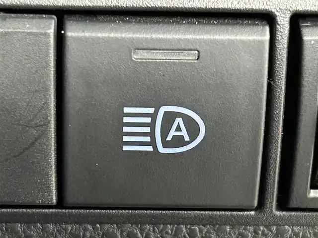 トヨタ カローラツーリング ハイブリッド G－X 道央・札幌 2022(令4)年 5.9万km プラチナホワイトパールマイカ ・4WD/・トヨタセーフティセンス/・衝突被害軽減ブレーキ/・レーンキープアシスト/・レーダークルーズコントロール/・オートハイビーム/・標識認識システム/・純正ディスプレイオーディオ/・バックカメラ/・Bluetooth/・ビルトインETC/・AC100V/・オートブレーキホールド/・ドアロック連動ミラー/・ステアリングスイッチ/・ミラーヒーター/・スマートキー/・プッシュスタート/・横滑り防止装置