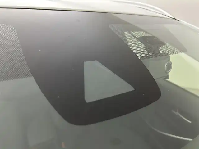 トヨタ カローラツーリング ハイブリッド G－X 道央・札幌 2022(令4)年 5.9万km プラチナホワイトパールマイカ ・4WD/・トヨタセーフティセンス/・衝突被害軽減ブレーキ/・レーンキープアシスト/・レーダークルーズコントロール/・オートハイビーム/・標識認識システム/・純正ディスプレイオーディオ/・バックカメラ/・Bluetooth/・ビルトインETC/・AC100V/・オートブレーキホールド/・ドアロック連動ミラー/・ステアリングスイッチ/・ミラーヒーター/・スマートキー/・プッシュスタート/・横滑り防止装置