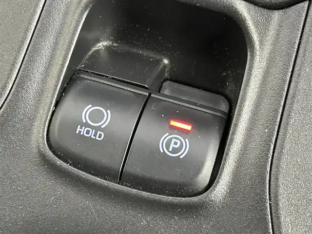 トヨタ カローラツーリング ハイブリッド G－X 道央・札幌 2022(令4)年 5.9万km プラチナホワイトパールマイカ ・4WD/・トヨタセーフティセンス/・衝突被害軽減ブレーキ/・レーンキープアシスト/・レーダークルーズコントロール/・オートハイビーム/・標識認識システム/・純正ディスプレイオーディオ/・バックカメラ/・Bluetooth/・ビルトインETC/・AC100V/・オートブレーキホールド/・ドアロック連動ミラー/・ステアリングスイッチ/・ミラーヒーター/・スマートキー/・プッシュスタート/・横滑り防止装置