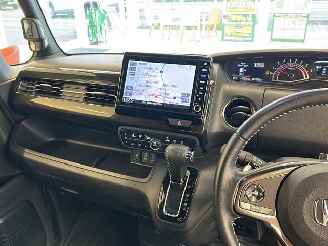 ホンダ Ｎ ＢＯＸ カスタム G L ターボ ホンダセンシング 岐阜県 2020(令2)年 6.2万km プラチナホワイトパール 純正8インチナビゲーション/バックモニター/フルセグテレビ/Bluetooth/CD・DVD再生/ETC/前後ドライブレコーダー/ホンダセンシング/追従クルーズコントロール/車線逸脱防止/両側パワースライドドア/スマートキー/プッシュスタート/スペアキー/オートエアコン/ハーフレザーシート/前席シートヒーター/LEDヘッドライト/オートライト/純正フロアマット/純正アルミホイール