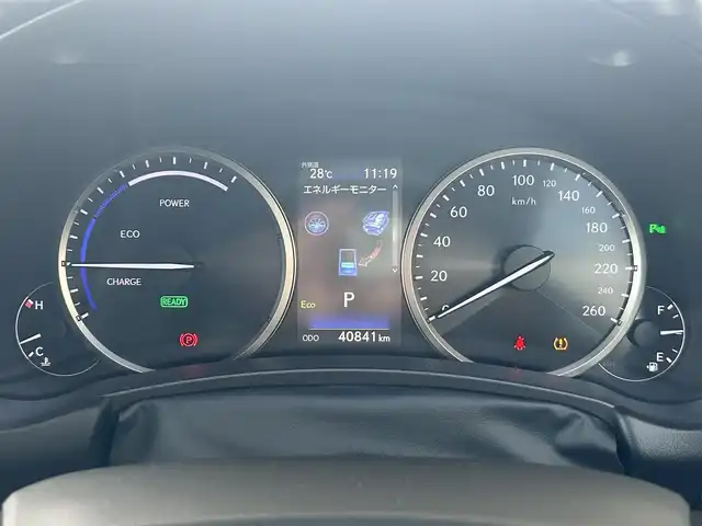 レクサス ＮＸ 300h Iパッケージ 東京都 2019(令1)年 4.1万km ソニックチタニウム 純正ナビ/・Bluetooth/TV/CD/DVD/USB/Lexus Safety System＋/・プリクラッシュセーフティ/・レーントレーシングアシスト/・オートマチックハイビーム/・アダプティブハイビームシステム/・レーダークルーズコントロール/・ロードサインアシスト/・（付帯機能）先行車発進告知機能/ブラインドスポットモニター/リヤクロストラフィックアラート/アダプティブ・フロントライティング・システム/横滑り防止装置/盗難防止装置/衝突被害軽減システム/ドライブレコーダー/パノラマルーフ/パーワーシート/シートヒーター/電動リアゲート/18インチ純正アルミホイール/おくだけ充電/電動格納ミラー/取扱説明書/保証書/スペアキー2本