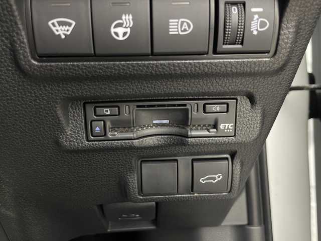 トヨタ カローラ クロス ハイブリッド Z 秋田県 2024(令6)年 1.4万km プラチナホワイトパールマイカ ４WD/メモリ純正ナビ(Bluetooth/フルセグ)/バックカメラ/ビルトインETC/クルーズコントロール/レーンキープアシスト/車線逸脱警報/ステアリングヒーター/クリアランスソナー/前後コーナーセンサー/前席シートヒーター/リアデアイサー/純正AW/社外フロアマット/衝突被害軽減システム/オートマチックハイビーム/LEDヘッドライト/リアフォグ/スマートキー