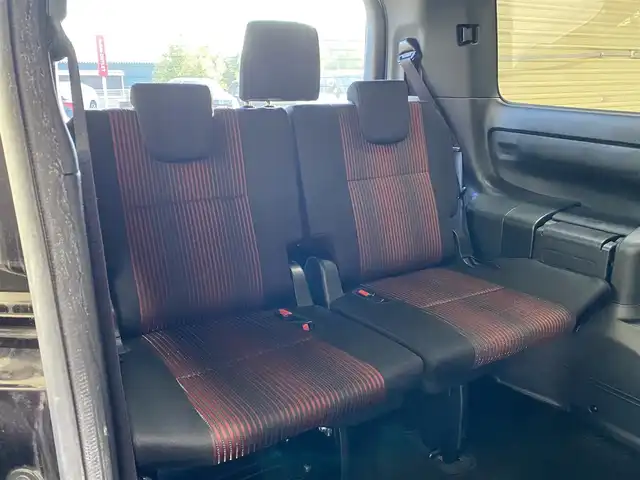 トヨタ ヴォクシー ZS 岐阜県 2021(令3)年 6.8万km ボルドーマイカメタリック メーカー純正10インチナビ/（フルセグ・Bluetooth・CD・DVD・USB）/両側パワースライドドア　/トヨタセーフティセンス/クリアランスソナー/COMTEC製前後ドライブレコーダー　/バックカメラ/革巻きステアリング/ステアリングスイッチ/デュアルオートエアコン/リアクーラー/LEDヘッドライト　/オートマチックハイビーム/フロントフォグランプ/ビルトインETC　/純正フロアマット/純正16インチアルミホイール/マニュアルモード付AT