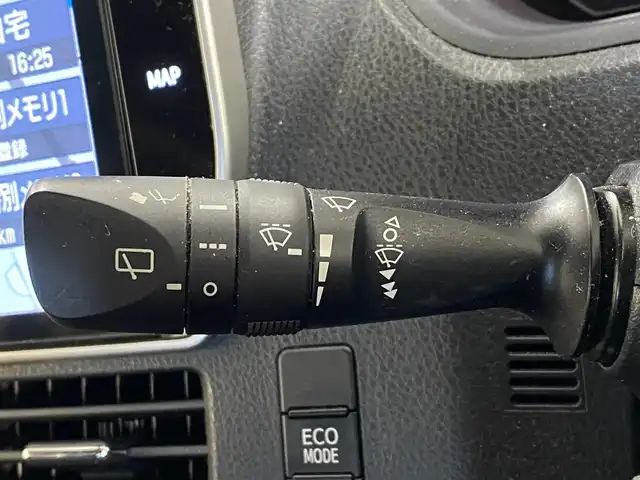 トヨタ ヴォクシー ZS 岐阜県 2021(令3)年 6.8万km ボルドーマイカメタリック メーカー純正10インチナビ/（フルセグ・Bluetooth・CD・DVD・USB）/両側パワースライドドア　/トヨタセーフティセンス/クリアランスソナー/COMTEC製前後ドライブレコーダー　/バックカメラ/革巻きステアリング/ステアリングスイッチ/デュアルオートエアコン/リアクーラー/LEDヘッドライト　/オートマチックハイビーム/フロントフォグランプ/ビルトインETC　/純正フロアマット/純正16インチアルミホイール/マニュアルモード付AT