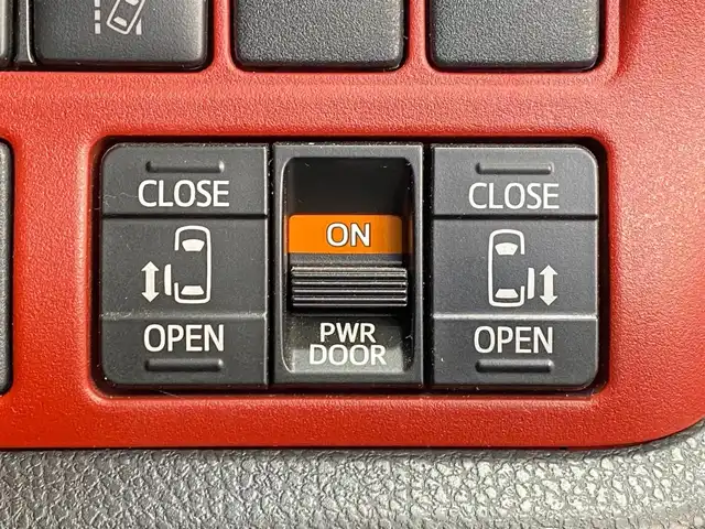 トヨタ ヴォクシー ZS 岐阜県 2021(令3)年 6.8万km ボルドーマイカメタリック メーカー純正10インチナビ/（フルセグ・Bluetooth・CD・DVD・USB）/両側パワースライドドア　/トヨタセーフティセンス/クリアランスソナー/COMTEC製前後ドライブレコーダー　/バックカメラ/革巻きステアリング/ステアリングスイッチ/デュアルオートエアコン/リアクーラー/LEDヘッドライト　/オートマチックハイビーム/フロントフォグランプ/ビルトインETC　/純正フロアマット/純正16インチアルミホイール/マニュアルモード付AT