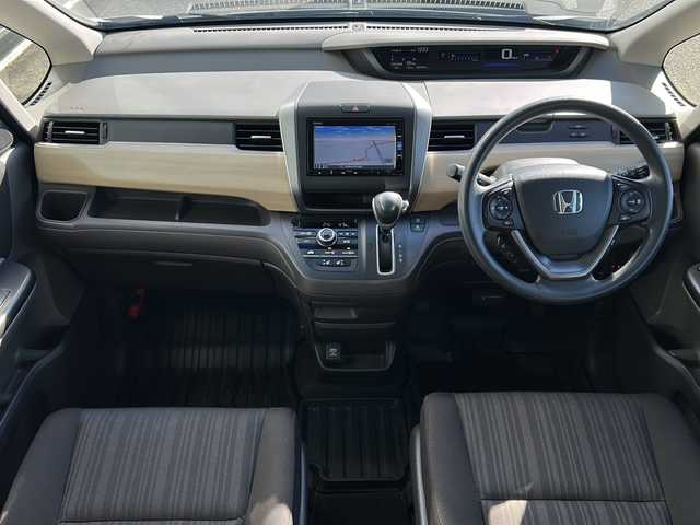 ホンダ フリード G ホンダセンシング 山形県 2017(平29)年 5.3万km ホワイトオーキッドパール 禁煙車/ワンオーナー/４WD/ホンダセンシング/Moduloエアロ（フロント、サイド）/両側パワースライドドア/Gathersメモリナビ（VXM-175VFi）/（Bluetooth/CD/DVD/フルセグ)/バックカメラ/LEDオートライト/フォグランプ/シートヒーター/ウッドパネル/純正フロアゴムマット/ビルトインETC/取扱説明書/保証書/スペアキー×１/ドアバイザー