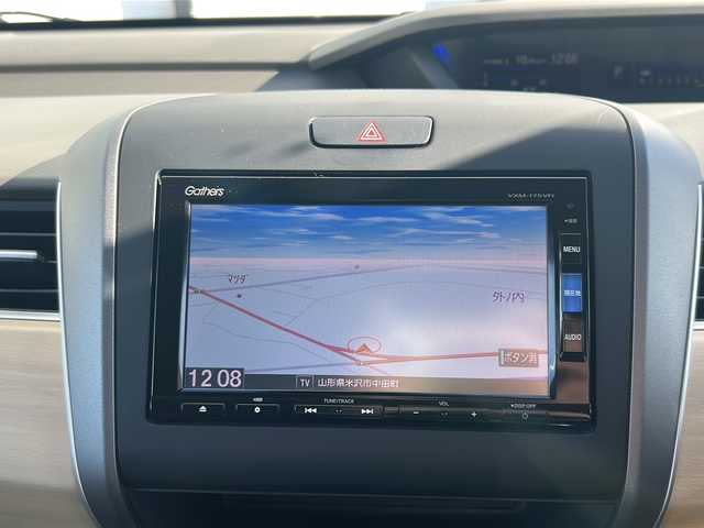 ホンダ フリード G ホンダセンシング 山形県 2017(平29)年 5.3万km ホワイトオーキッドパール 禁煙車/ワンオーナー/４WD/ホンダセンシング/Moduloエアロ（フロント、サイド）/両側パワースライドドア/Gathersメモリナビ（VXM-175VFi）/（Bluetooth/CD/DVD/フルセグ)/バックカメラ/LEDオートライト/フォグランプ/シートヒーター/ウッドパネル/純正フロアゴムマット/ビルトインETC/取扱説明書/保証書/スペアキー×１/ドアバイザー