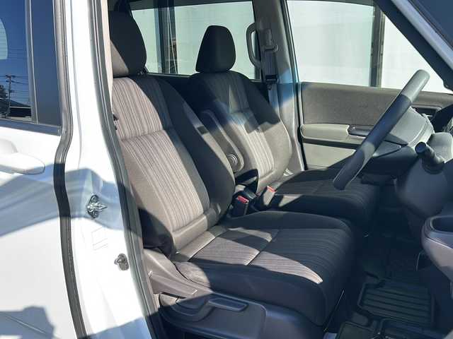 ホンダ フリード G ホンダセンシング 山形県 2017(平29)年 5.3万km ホワイトオーキッドパール 禁煙車/ワンオーナー/４WD/ホンダセンシング/Moduloエアロ（フロント、サイド）/両側パワースライドドア/Gathersメモリナビ（VXM-175VFi）/（Bluetooth/CD/DVD/フルセグ)/バックカメラ/LEDオートライト/フォグランプ/シートヒーター/ウッドパネル/純正フロアゴムマット/ビルトインETC/取扱説明書/保証書/スペアキー×１/ドアバイザー