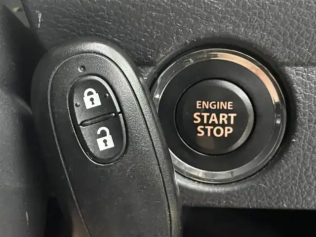 スズキ ハスラー G 道央・札幌 2016(平28)年 3.2万km アクティブイエロー/ブラック2トーンルーフ ・ワンオーナー/・４WD/・社外メモリナビ/・CD/DVD/BT/フルセグ/USB/SD/iPod/・バックカメラ/・純正エンジンスターター/・衝突軽減ブレーキ/・横滑り防止装置/・アイドリングストップ/・シートヒーター/・ダウンヒルアシストコントロール/・ハロゲンヘッドライト/・純正スチールホイール/・オートエアコン/・ドアバイザー/・純正フロアマット/・保証書/・プッシュスタート/・スマートキー