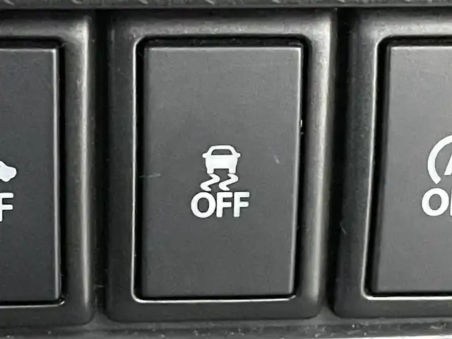 スズキ ハスラー G 道央・札幌 2016(平28)年 3.2万km アクティブイエロー/ブラック2トーンルーフ ・ワンオーナー/・４WD/・社外メモリナビ/・CD/DVD/BT/フルセグ/USB/SD/iPod/・バックカメラ/・純正エンジンスターター/・衝突軽減ブレーキ/・横滑り防止装置/・アイドリングストップ/・シートヒーター/・ダウンヒルアシストコントロール/・ハロゲンヘッドライト/・純正スチールホイール/・オートエアコン/・ドアバイザー/・純正フロアマット/・保証書/・プッシュスタート/・スマートキー