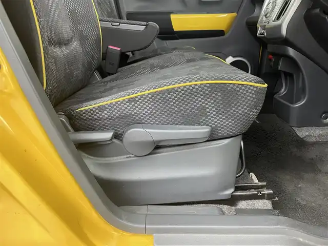 スズキ ハスラー G 道央・札幌 2016(平28)年 3.2万km アクティブイエロー/ブラック2トーンルーフ ・ワンオーナー/・４WD/・社外メモリナビ/・CD/DVD/BT/フルセグ/USB/SD/iPod/・バックカメラ/・純正エンジンスターター/・衝突軽減ブレーキ/・横滑り防止装置/・アイドリングストップ/・シートヒーター/・ダウンヒルアシストコントロール/・ハロゲンヘッドライト/・純正スチールホイール/・オートエアコン/・ドアバイザー/・純正フロアマット/・保証書/・プッシュスタート/・スマートキー