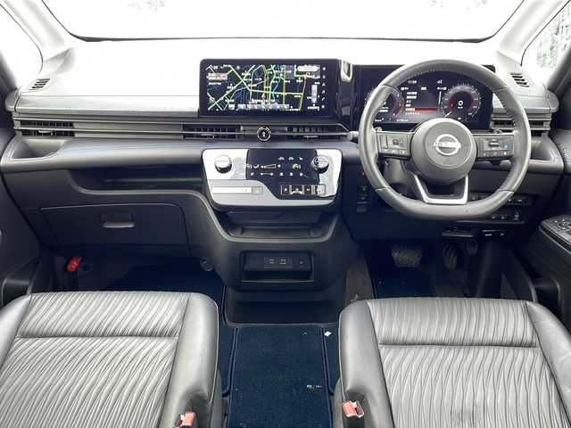 日産 セレナ オーテック 道北・旭川 2023(令5)年 4.2万km 青Ⅱ /4WD//禁煙車//ワンオーナー//純正エアロ//純正12.3型ディスプレイオーディオナビ機能付き//アラウンドビューモニター//インテリジェントルームミラー//プロパイロット//エマージェンシーブレーキ//レーンキープアシスト//レーダークルーズコントロール//誤発進抑制//ハンドル支援//BSI/BSW//アイドリングストップ//コーナーセンサー//両側ハンズフリーパワースライドドア//3列目スライドシート//2列目超ロングスライド/横スライドシート//シートバックテーブル//AUTECH刺繍付ブルーアクセントブラック合皮シート//前席2列目シートヒーター//ステアリングヒーター//デジタルメーター/7インチカラーディスプレイ//オートハイビーム//オートライト//LEDヘッドライト//フォグライト//リアフォグ//LEDシグネチャーランプ//ワイヤレス充電//前後ドライブレコーダー//ビルトインETC2.0//サンシェード//純正フロアマット//ドアバイザー//フロントデアイサー//ミラーヒーター//スイッチタイプ電制シフト/カラー番号【XGT】カスピアンブルー/ダイヤモンドブラックルーフ