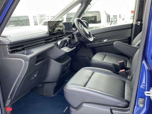 日産 セレナ オーテック 道北・旭川 2023(令5)年 4.2万km 青Ⅱ /4WD//禁煙車//ワンオーナー//純正エアロ//純正12.3型ディスプレイオーディオナビ機能付き//アラウンドビューモニター//インテリジェントルームミラー//プロパイロット//エマージェンシーブレーキ//レーンキープアシスト//レーダークルーズコントロール//誤発進抑制//ハンドル支援//BSI/BSW//アイドリングストップ//コーナーセンサー//両側ハンズフリーパワースライドドア//3列目スライドシート//2列目超ロングスライド/横スライドシート//シートバックテーブル//AUTECH刺繍付ブルーアクセントブラック合皮シート//前席2列目シートヒーター//ステアリングヒーター//デジタルメーター/7インチカラーディスプレイ//オートハイビーム//オートライト//LEDヘッドライト//フォグライト//リアフォグ//LEDシグネチャーランプ//ワイヤレス充電//前後ドライブレコーダー//ビルトインETC2.0//サンシェード//純正フロアマット//ドアバイザー//フロントデアイサー//ミラーヒーター//スイッチタイプ電制シフト/カラー番号【XGT】カスピアンブルー/ダイヤモンドブラックルーフ