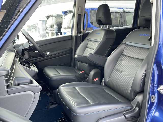 日産 セレナ オーテック 道北・旭川 2023(令5)年 4.2万km 青Ⅱ /4WD//禁煙車//ワンオーナー//純正エアロ//純正12.3型ディスプレイオーディオナビ機能付き//アラウンドビューモニター//インテリジェントルームミラー//プロパイロット//エマージェンシーブレーキ//レーンキープアシスト//レーダークルーズコントロール//誤発進抑制//ハンドル支援//BSI/BSW//アイドリングストップ//コーナーセンサー//両側ハンズフリーパワースライドドア//3列目スライドシート//2列目超ロングスライド/横スライドシート//シートバックテーブル//AUTECH刺繍付ブルーアクセントブラック合皮シート//前席2列目シートヒーター//ステアリングヒーター//デジタルメーター/7インチカラーディスプレイ//オートハイビーム//オートライト//LEDヘッドライト//フォグライト//リアフォグ//LEDシグネチャーランプ//ワイヤレス充電//前後ドライブレコーダー//ビルトインETC2.0//サンシェード//純正フロアマット//ドアバイザー//フロントデアイサー//ミラーヒーター//スイッチタイプ電制シフト/カラー番号【XGT】カスピアンブルー/ダイヤモンドブラックルーフ