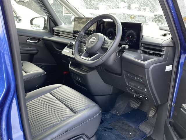 日産 セレナ オーテック 道北・旭川 2023(令5)年 4.2万km 青Ⅱ /4WD//禁煙車//ワンオーナー//純正エアロ//純正12.3型ディスプレイオーディオナビ機能付き//アラウンドビューモニター//インテリジェントルームミラー//プロパイロット//エマージェンシーブレーキ//レーンキープアシスト//レーダークルーズコントロール//誤発進抑制//ハンドル支援//BSI/BSW//アイドリングストップ//コーナーセンサー//両側ハンズフリーパワースライドドア//3列目スライドシート//2列目超ロングスライド/横スライドシート//シートバックテーブル//AUTECH刺繍付ブルーアクセントブラック合皮シート//前席2列目シートヒーター//ステアリングヒーター//デジタルメーター/7インチカラーディスプレイ//オートハイビーム//オートライト//LEDヘッドライト//フォグライト//リアフォグ//LEDシグネチャーランプ//ワイヤレス充電//前後ドライブレコーダー//ビルトインETC2.0//サンシェード//純正フロアマット//ドアバイザー//フロントデアイサー//ミラーヒーター//スイッチタイプ電制シフト/カラー番号【XGT】カスピアンブルー/ダイヤモンドブラックルーフ