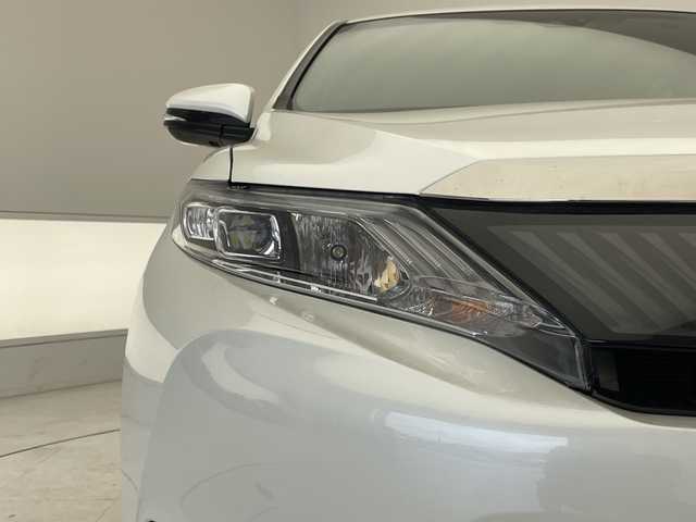 トヨタ ハリアー プレミアム 愛知県 2016(平28)年 4.4万km ホワイトパールクリスタルシャイン 純正ナビ/クルーズコントロール/バックカメラ/電動リアゲート/パワーシート/純正アルミホイール/LEDヘッドライト/オートマチックハイビーム/ETC/フルセグ/CD DVD/Bluetooth/ステアリングスイッチ/スマートキー/プッシュスタート