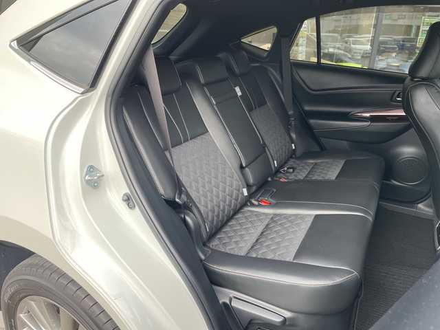 トヨタ ハリアー プレミアム 愛知県 2016(平28)年 4.4万km ホワイトパールクリスタルシャイン 純正ナビ/クルーズコントロール/バックカメラ/電動リアゲート/パワーシート/純正アルミホイール/LEDヘッドライト/オートマチックハイビーム/ETC/フルセグ/CD DVD/Bluetooth/ステアリングスイッチ/スマートキー/プッシュスタート