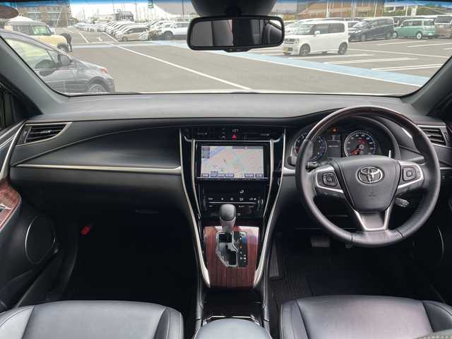 トヨタ ハリアー プレミアム 愛知県 2016(平28)年 4.4万km ホワイトパールクリスタルシャイン 純正ナビ/クルーズコントロール/バックカメラ/電動リアゲート/パワーシート/純正アルミホイール/LEDヘッドライト/オートマチックハイビーム/ETC/フルセグ/CD DVD/Bluetooth/ステアリングスイッチ/スマートキー/プッシュスタート