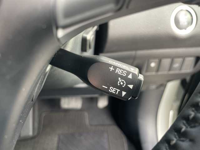 トヨタ ハリアー プレミアム 愛知県 2016(平28)年 4.4万km ホワイトパールクリスタルシャイン 純正ナビ/クルーズコントロール/バックカメラ/電動リアゲート/パワーシート/純正アルミホイール/LEDヘッドライト/オートマチックハイビーム/ETC/フルセグ/CD DVD/Bluetooth/ステアリングスイッチ/スマートキー/プッシュスタート