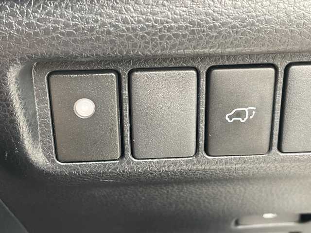 トヨタ ハリアー プレミアム 愛知県 2016(平28)年 4.4万km ホワイトパールクリスタルシャイン 純正ナビ/クルーズコントロール/バックカメラ/電動リアゲート/パワーシート/純正アルミホイール/LEDヘッドライト/オートマチックハイビーム/ETC/フルセグ/CD DVD/Bluetooth/ステアリングスイッチ/スマートキー/プッシュスタート