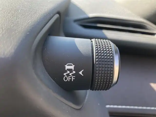 レクサス ＵＸ 250h バージョンL 福岡県 2019(平31)年 5.8万km 緑 純正ナビ（FM・AM・BT・DISC）/ブラインドスポットモニター/前席シートヒーター/前席パワーシート/ステアリングヒーター/ワイヤレス充電器/パワーバックドア/クルーズコントロール/セーフティシステムプラス/ブレーキホールド/パーキングサポートブレーキ