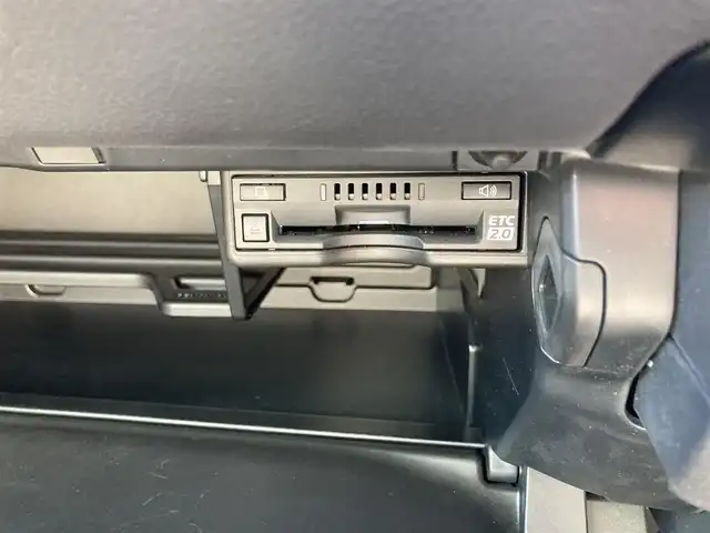 レクサス ＵＸ 250h バージョンL 福岡県 2019(平31)年 5.8万km 緑 純正ナビ（FM・AM・BT・DISC）/ブラインドスポットモニター/前席シートヒーター/前席パワーシート/ステアリングヒーター/ワイヤレス充電器/パワーバックドア/クルーズコントロール/セーフティシステムプラス/ブレーキホールド/パーキングサポートブレーキ