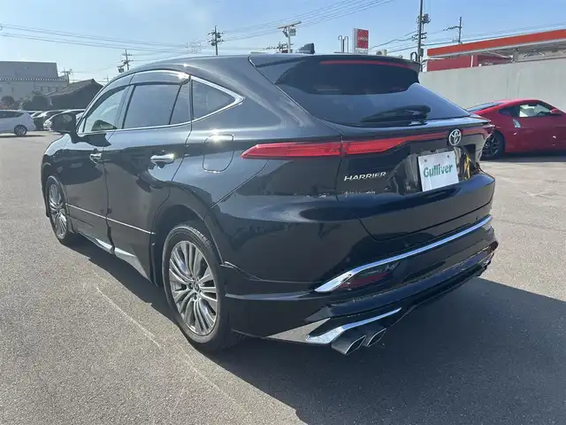 トヨタ ハリアー ハイブリッド Z レザーパッケージ 岡山県 2021(令3)年 7万km プレシャスブラックパール 登録時走行距離69650km/パノラマルーフ/モデリスタフルエアロ/JBLプレミアムサウンド/純正12.3インチナビ/フルセグTV(AM/FM/Bluetooth)/全方位カメラ/ビルトインETC2.0/デジタルインナーミラー/ヘッドアップディスプレイ/トヨタセーフティセンス/・ブラインドスポットモニター/・プリクラッシュセーフティ/・レーダークルーズコントロール/・レーンディバーチャーアラート/D/N席シートヒーター/D/N席ベンチレーション/ステアリングヒーター/クリアランスソナー/横滑り防止装置/アイドリングストップ/パワーバックドア/19インチ純正AW/純正フロアマット/本革シート/D+N席パワーシート