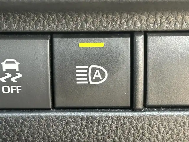 トヨタ ハリアー ハイブリッド Z レザーパッケージ 岡山県 2021(令3)年 7万km プレシャスブラックパール 登録時走行距離69650km/パノラマルーフ/モデリスタフルエアロ/JBLプレミアムサウンド/純正12.3インチナビ/フルセグTV(AM/FM/Bluetooth)/全方位カメラ/ビルトインETC2.0/デジタルインナーミラー/ヘッドアップディスプレイ/トヨタセーフティセンス/・ブラインドスポットモニター/・プリクラッシュセーフティ/・レーダークルーズコントロール/・レーンディバーチャーアラート/D/N席シートヒーター/D/N席ベンチレーション/ステアリングヒーター/クリアランスソナー/横滑り防止装置/アイドリングストップ/パワーバックドア/19インチ純正AW/純正フロアマット/本革シート/D+N席パワーシート