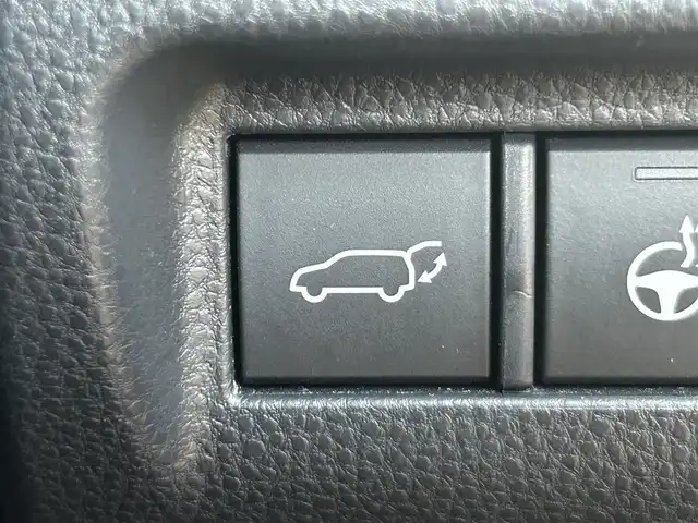 トヨタ ハリアー ハイブリッド Z レザーパッケージ 岡山県 2021(令3)年 7万km プレシャスブラックパール 登録時走行距離69650km/パノラマルーフ/モデリスタフルエアロ/JBLプレミアムサウンド/純正12.3インチナビ/フルセグTV(AM/FM/Bluetooth)/全方位カメラ/ビルトインETC2.0/デジタルインナーミラー/ヘッドアップディスプレイ/トヨタセーフティセンス/・ブラインドスポットモニター/・プリクラッシュセーフティ/・レーダークルーズコントロール/・レーンディバーチャーアラート/D/N席シートヒーター/D/N席ベンチレーション/ステアリングヒーター/クリアランスソナー/横滑り防止装置/アイドリングストップ/パワーバックドア/19インチ純正AW/純正フロアマット/本革シート/D+N席パワーシート