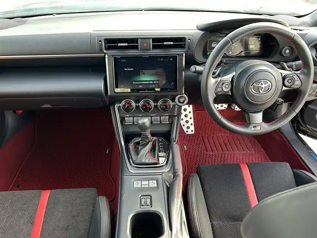 トヨタ ＧＲ８６ RZ 富山県 2023(令5)年 0.6万km クリスタルブラックシリカ ワンオーナー／/純正ナビ／/フルセグＴＶ／/Ｂｌｕｅｔｏｏｔｈ／/ＤＶＤ再生／/バックカメラ／/レーダークルーズコントロール／/シートヒーター／/専用ハーフレザーシート／/ＥＴＣ／/ＬＥＤオートライト／/ＬＥＤフォグライト