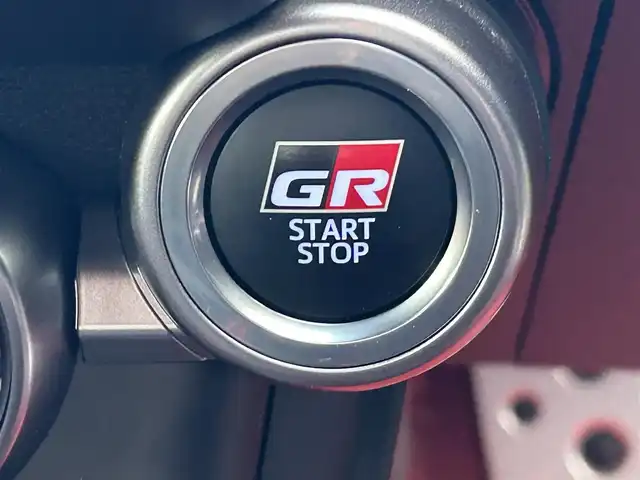 トヨタ ＧＲ８６ RZ 富山県 2023(令5)年 0.6万km クリスタルブラックシリカ ワンオーナー／/純正ナビ／/フルセグＴＶ／/Ｂｌｕｅｔｏｏｔｈ／/ＤＶＤ再生／/バックカメラ／/レーダークルーズコントロール／/シートヒーター／/専用ハーフレザーシート／/ＥＴＣ／/ＬＥＤオートライト／/ＬＥＤフォグライト